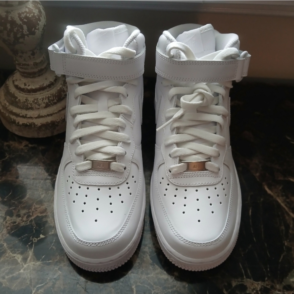 Nike Air Force 1 '07 Mid Streetwear/Lifestyle Shoes Size 7 Youth/8.5 Women - Picture 4 of 11